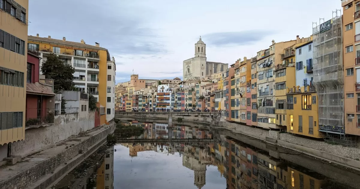 What is the ideal time to post on social media in Nuevo-gerona?