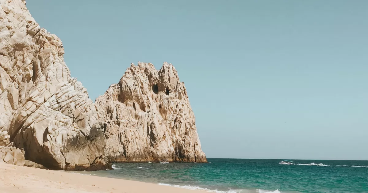 When is the best time to post in Los Cabos?